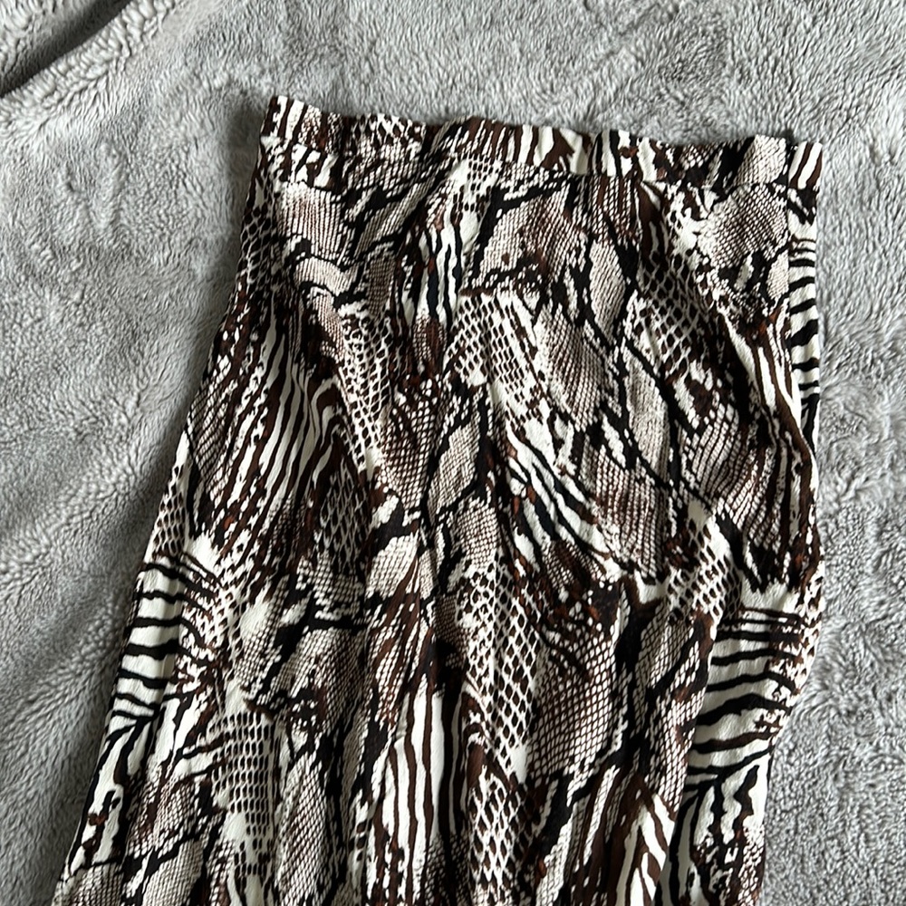 Aritzia Wilfred midi skirt